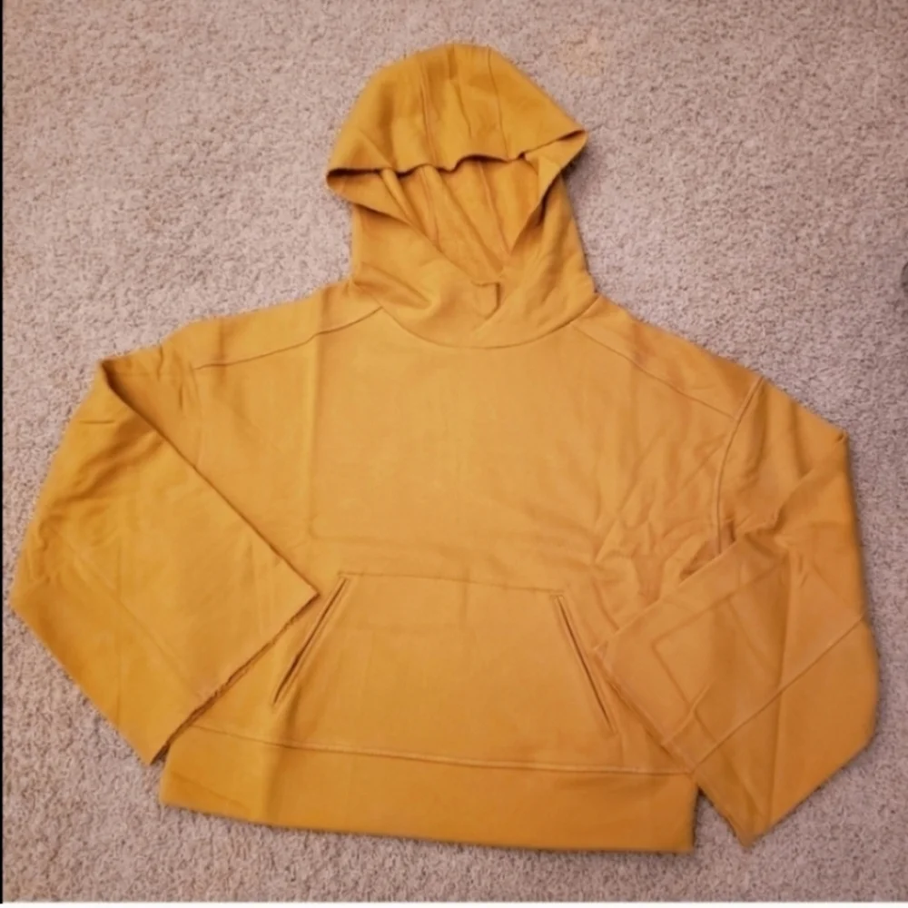 Alo Yoga Low Key Wide Sleeve Hoodie Size Small Tuscan Sun NWT